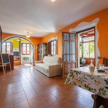 Semesterbostad Casa Iris - Versilia, With Pool Gombitelli