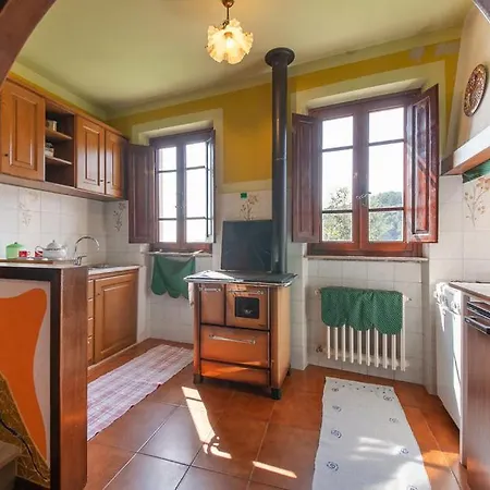 Casa Iris - Versilia, With Pool Tatil Evi Gombitelli