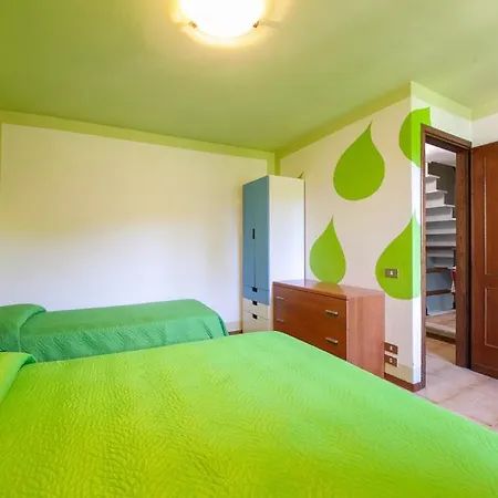 Tatil Evi Casa Iris - Versilia, With Pool Gombitelli